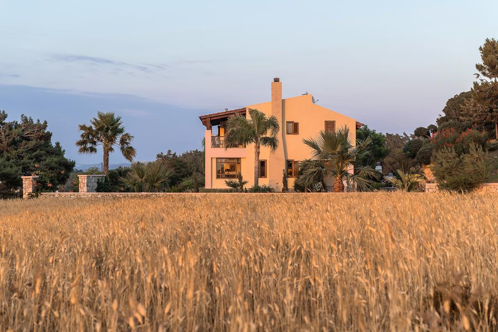 Villa Russelia Kalavarda Экстерьер фото